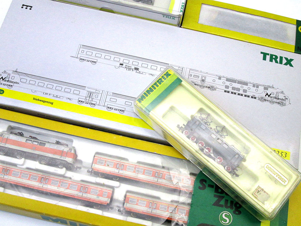 Amazon.co.jp: MINITRIX #2980 HERSFELDER KREISBAHN ＫＨＨ５０ レールバスセット Ex. VT98.9  : おもちゃ